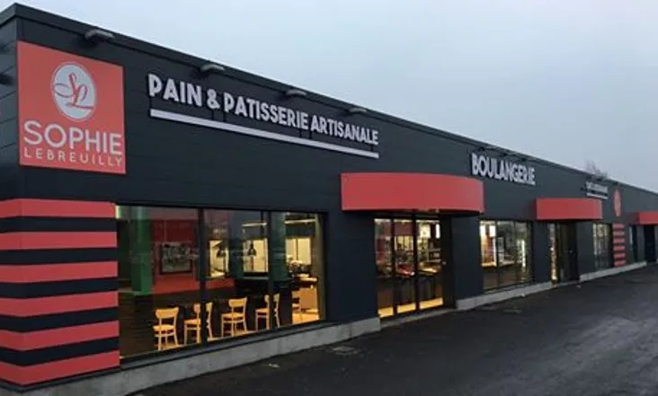Facade Sophie Lebreuilly noir rouge Pain Patisserie Artisanale stores rouges